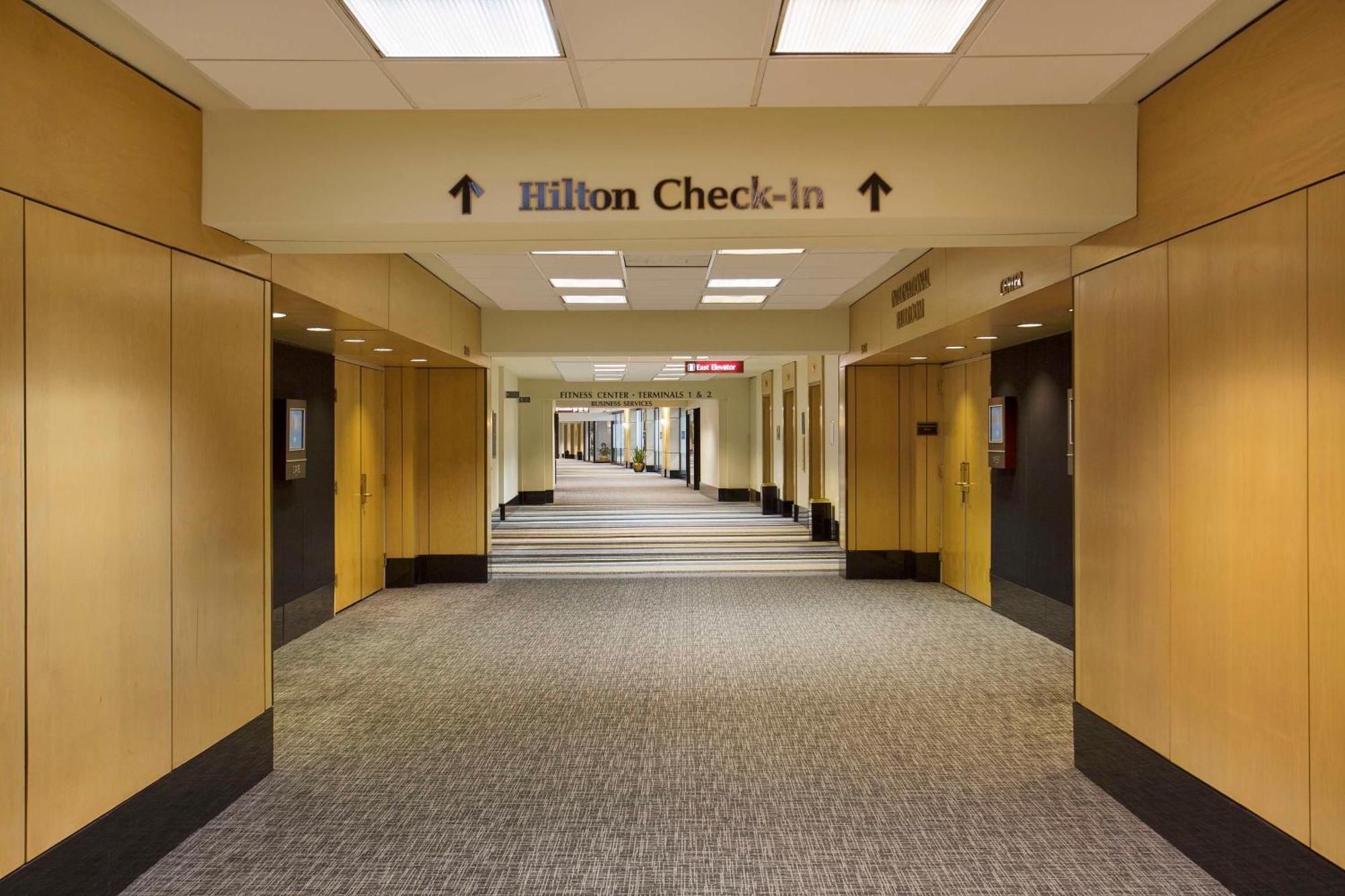 Hilton Chicago O'Hare Airport Hotel Rosemont Exterior photo